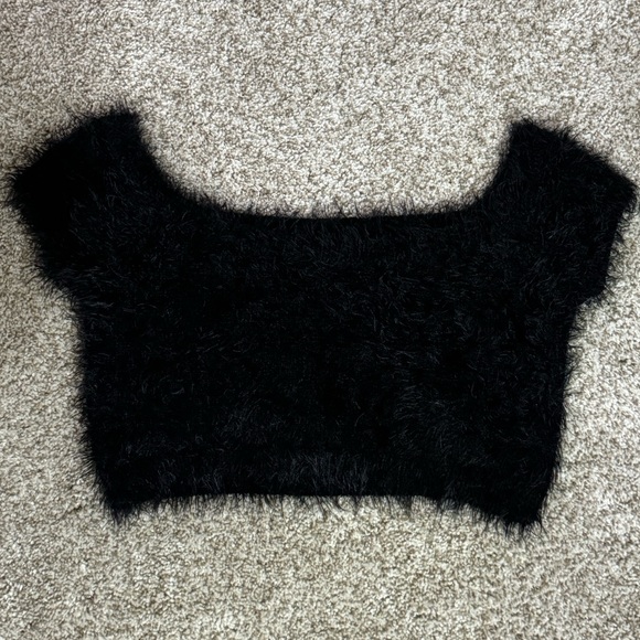 Black Fuzzy Crop Top - Picture 2 of 7